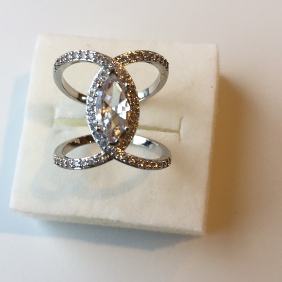 Stamped S925(sterling silver2 carats sapphire RING - Picture 5 of 5